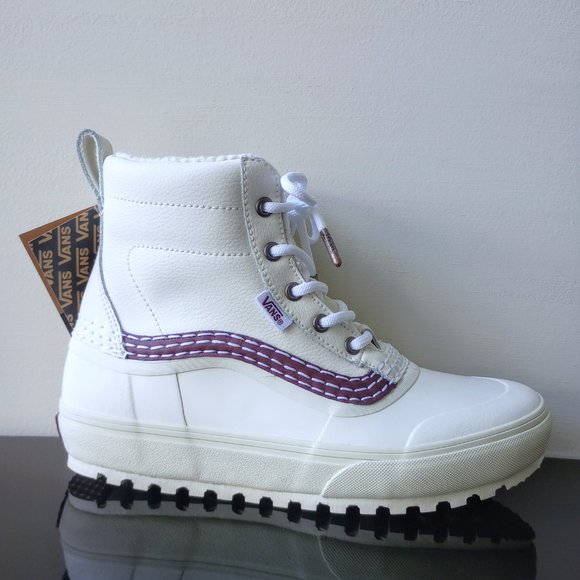 Vans Shoes - Vans HP 🎃😈// NWT Mid Snow MTE Boot in Marshmallow/Burgundy